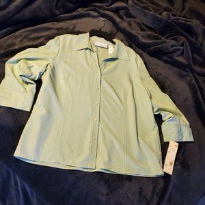 First issue by LIZ CLAIBORNE Green Long Sleeve Shirt